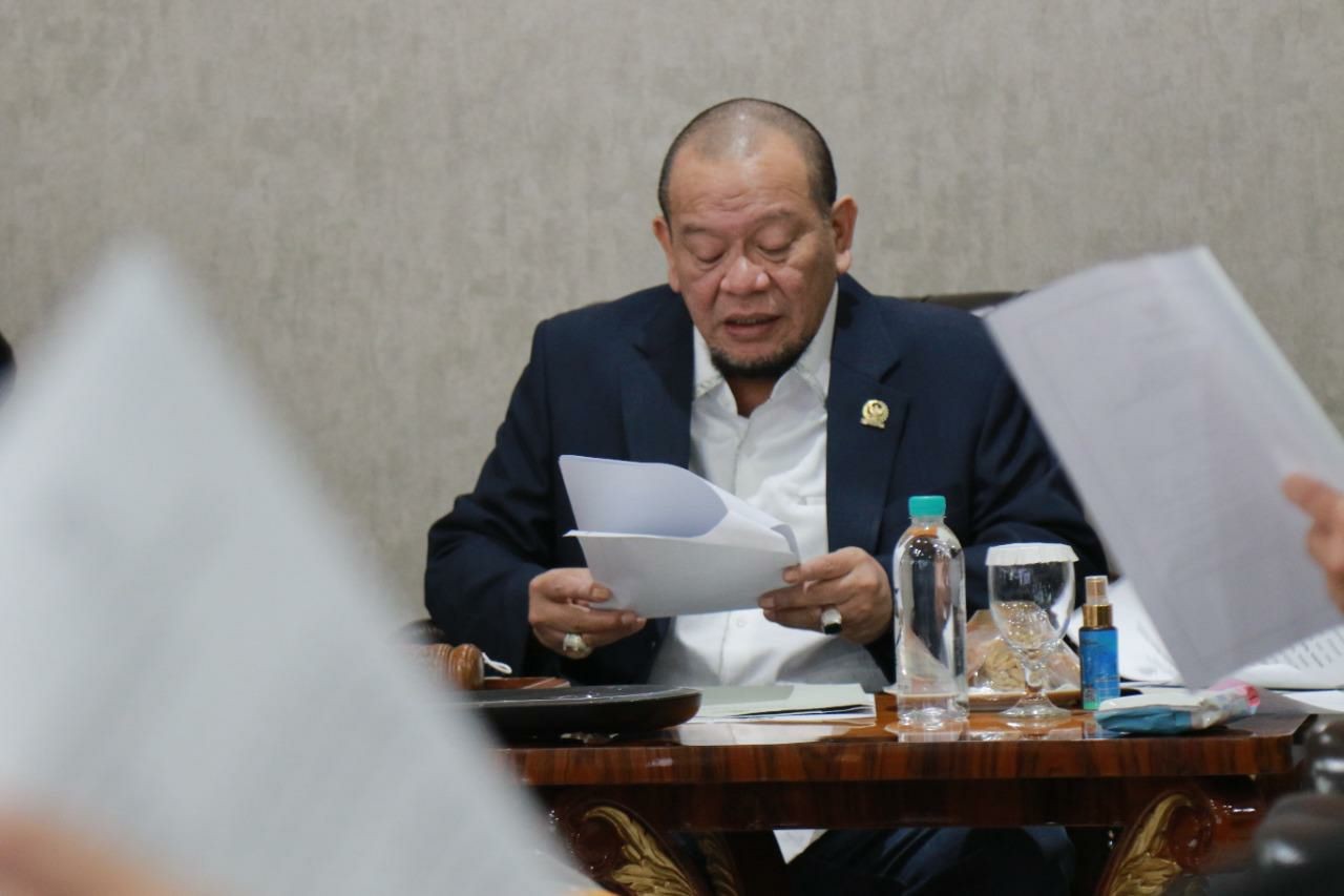 Ketua DPD RI Meminta Operator Ojek Online Kurangi Potongan untuk Driver di Masa PPKM