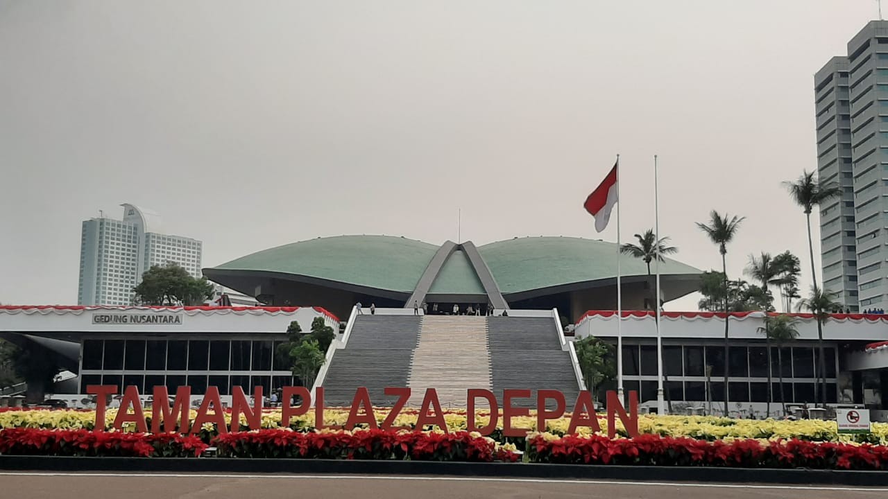 DPR Difasilitasi Isoman di Hotel, F-NasDem: Itu Berlebihan, Masyarakat Sedang Kesulitan