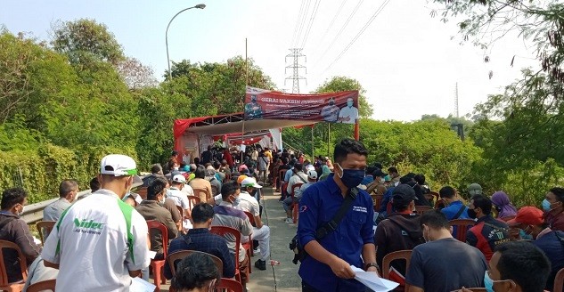 Sekitar 1.500 Buruh Bekasi Antusias Ikut Vaksinasi Covid-19 di Omah Buruh 