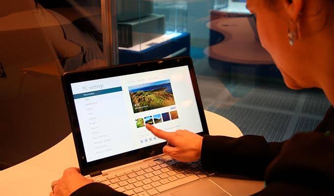 Anggaran Rp2,4 Triliun, DPR Minta KPK Awasi Pengadaan Laptop Pelajar
