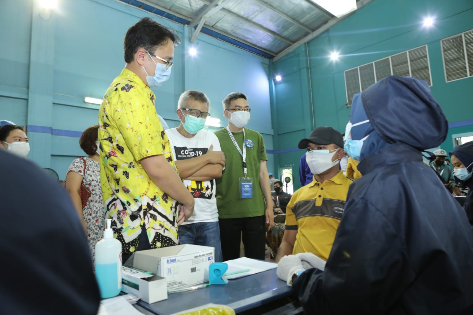 Gandeng Hippindo-Apindo dan UNIQLO, Kemenkop Gelar Vaksinasi Bagi Ribuan UMKM