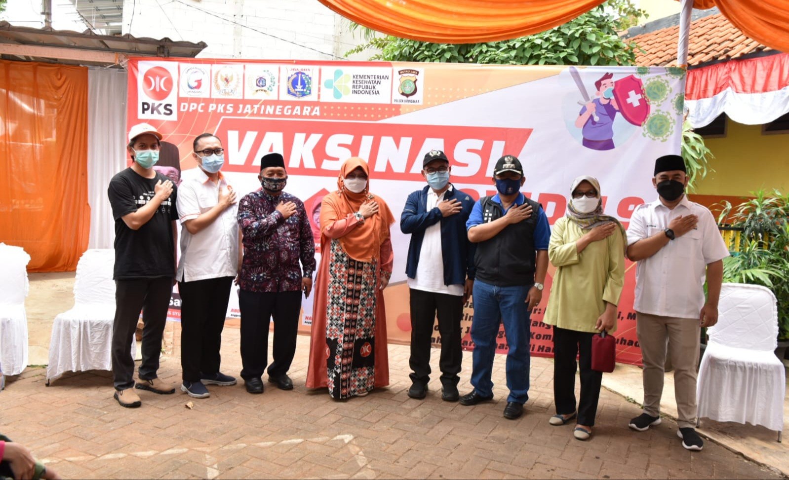 Gelar Vaksinasi di Jatinegara, PKS Tegaskan Siap Berkolaborasi Layani Rakyat