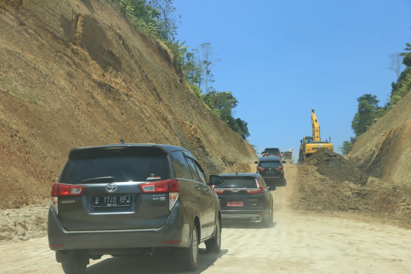 Menteri PUPR Minta Konsultan Awasi Pembangunan Jalan Lintas Timur Kuningan