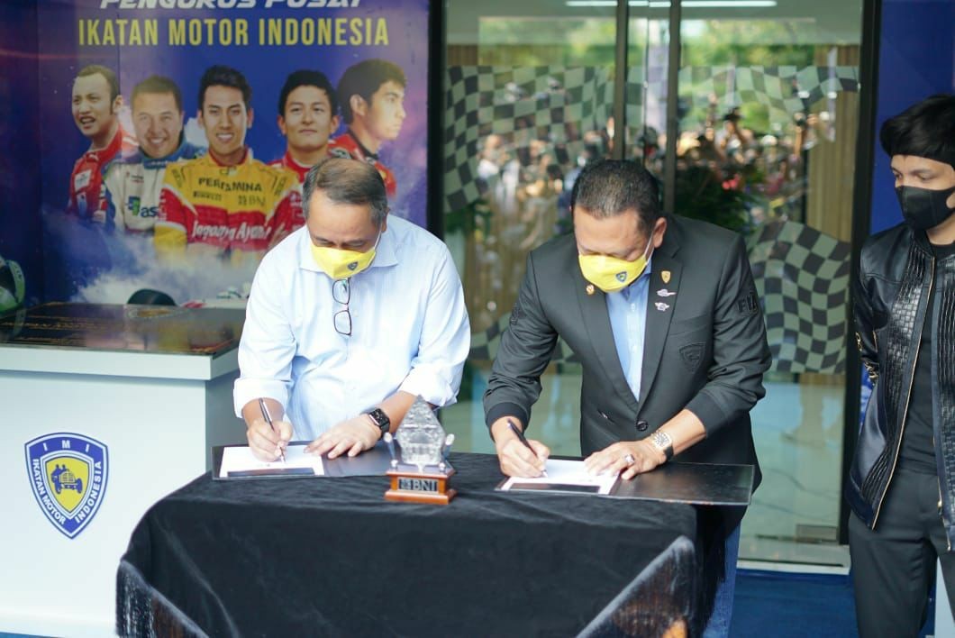 IMI dan BNI Tandatangan MOU Kartu Anggota IMI, Kartu Kredit, Kartu Debit dan Tapcash IMI-BNI