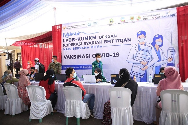 LPDB dan BMT Itqan Targetkan Beri Vaksin ke 3.500 Pelaku UMKM di Garut