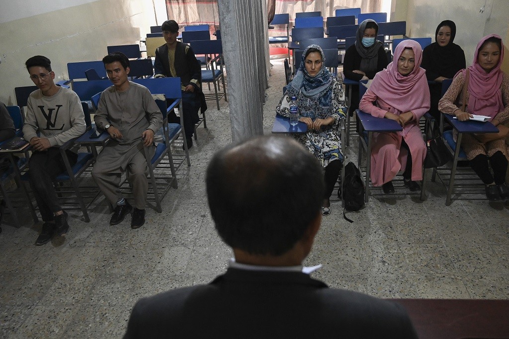 Taliban Bolehkan Wanita Melanjutkan Kuliah
