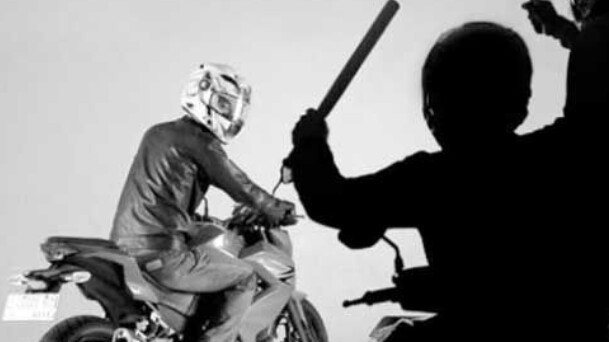 Ustaz di Bekasi Jadi Korban Begal, Pinggang Ditebas Celurit
