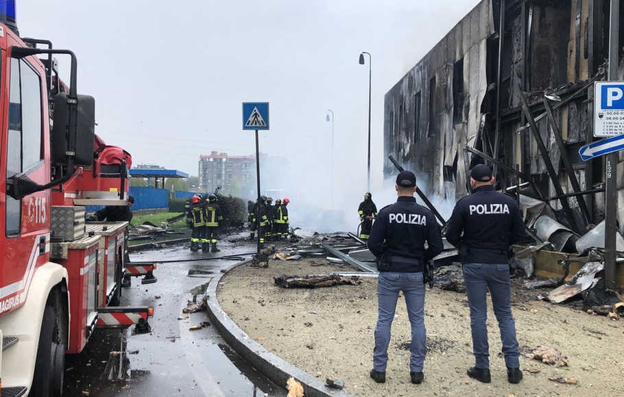 Pesawat Pribadi Tabrak Gedung Kosong, Miliarder Rumania Bersama Istri dan Anaknya Tewas