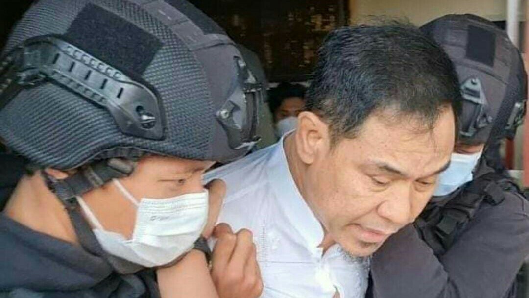 Berkas Telah Lengkap, Kapan Polri Serahkan Munarman ke Pengadilan?