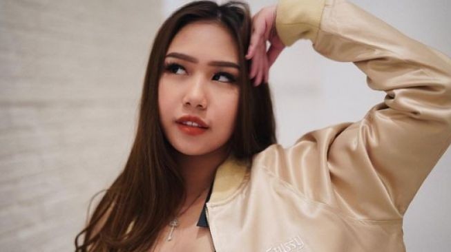 Adopsi Kucing Kampung, Seleb Tiktok Tajir Sisca Kohl Tuai Pujian Netizen