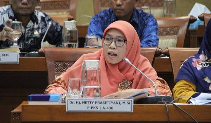 Pemerintah Harus Tegas Terhadap Publik Figur yang Kabur dari Karantina