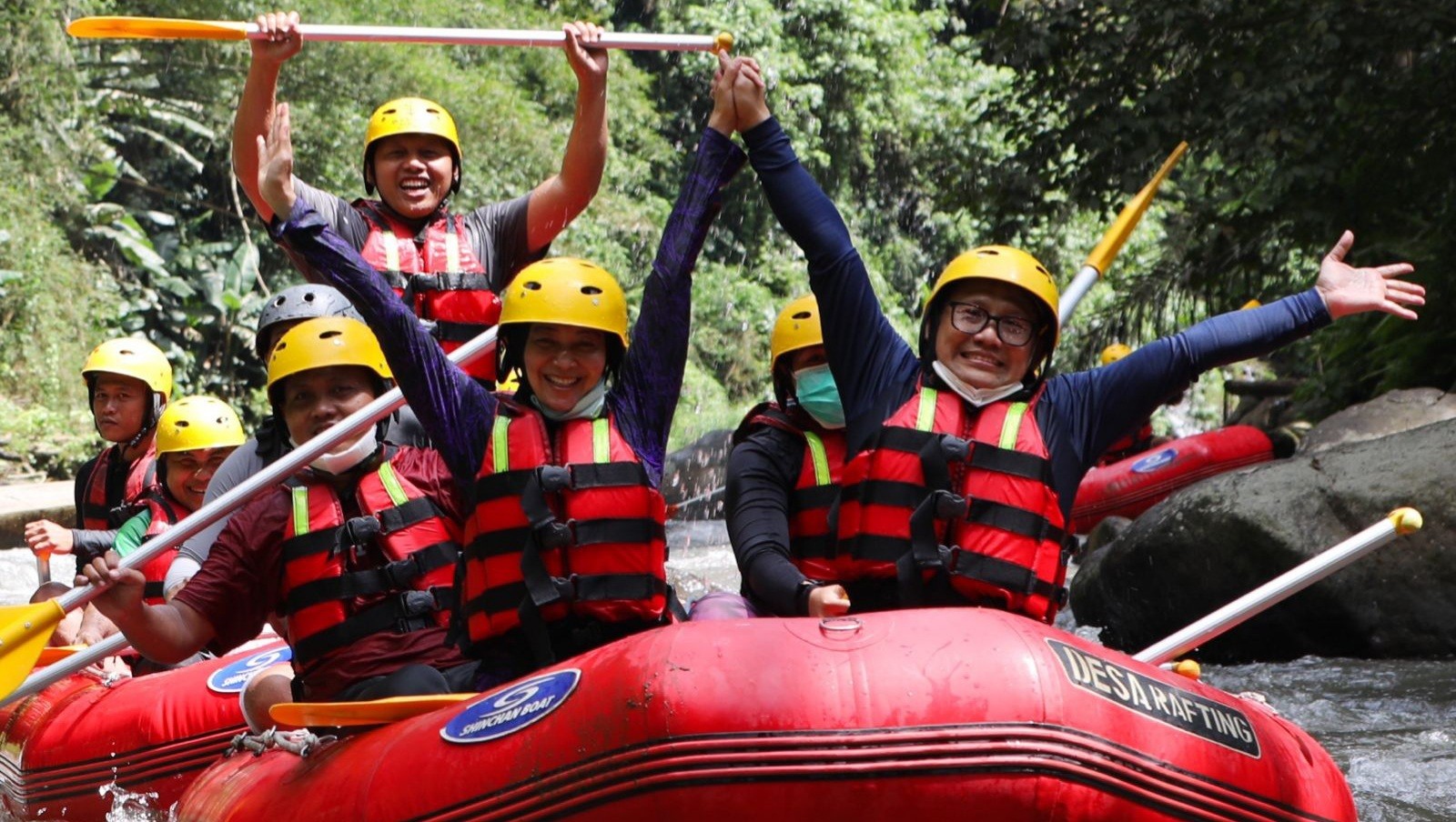 Gairahkan Kembali Pariwisata Bali, Wakil Ketua DPR Jajal Sensasi Rafting di Sungai Ayung