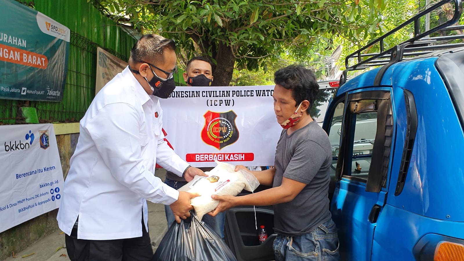 Bagikan Sembako ke Anak Yatim Hingga Pemulung, ICPW: Ini Wujud Semangat Gotong Royong