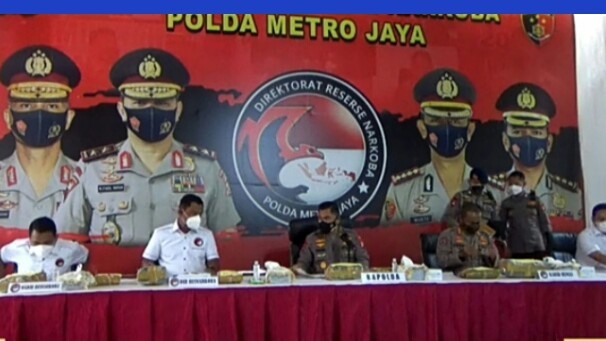 Tangkap 12 Pelaku, Polisi Sita 1,37 Ton Ganja dari Jaringan Aceh, Medan, Jakarta