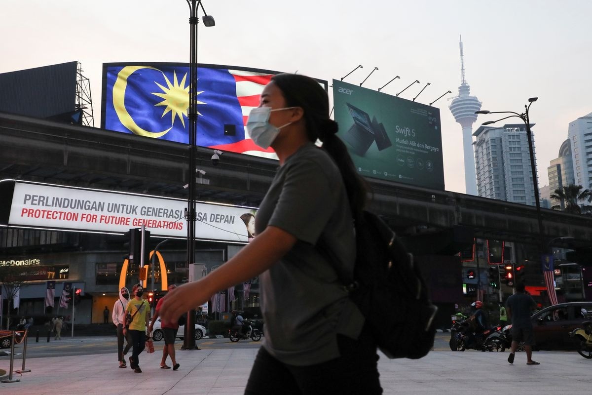 Pemerintah Malaysia Ancam Persulit Hidup Warganya yang Tolak Vaksin Covid-19