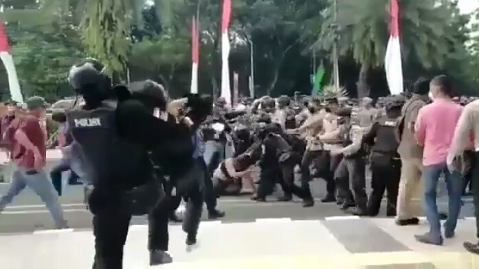 Banyak Polisi Viral Karena Langgar Aturan, Kompolnas: Polri Harus Lebih Profesional