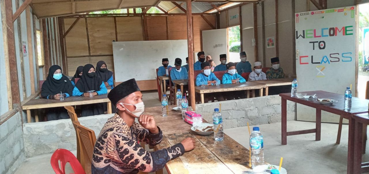 Emma Yohanna Apresiasi Millenial Pendiri Pesantren Gratis Tanpa Biaya