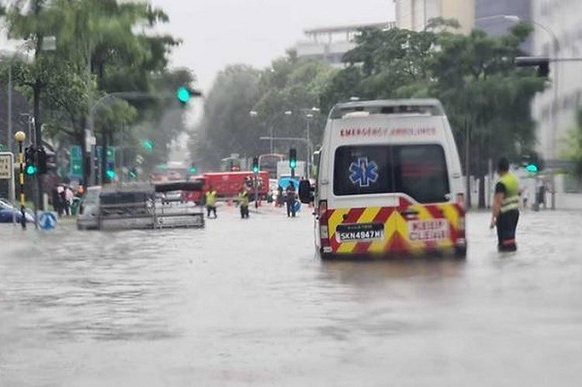 Singapura Banjir Bandang, Pemicunya Potongan Rumput Sumbat Saluran Air 