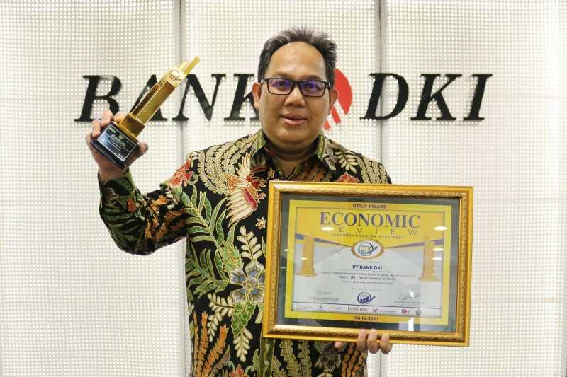 Bank DKI Terima Gold Award Aset  50 Trilliun