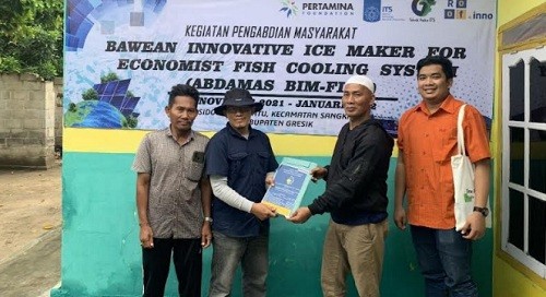 Belum Ada Listrik, ITS Hibahkan Sistem Ice Maker Bertenaga Surya di Pulau Gili Timur