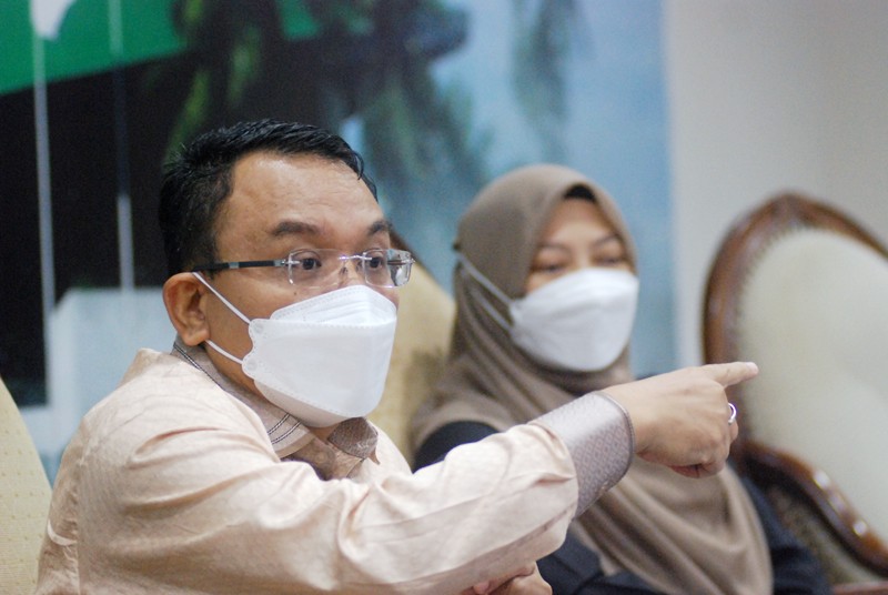 Dialektika Demokrasi Tema "Wacana Pembatasan Usia Maksimal Caleg untuk Efektivitas Kinerja Parlemen"