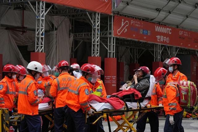 Gedung WTC Hong Kong Terbakar, 150 Orang Terjebak di Atap