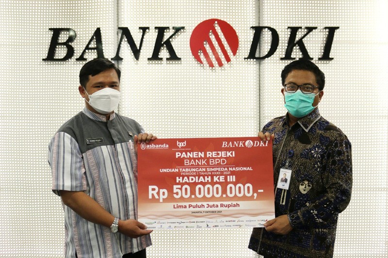 Bank DKI Berikan  Hadiah Undian Nasional Tabungan Simpeda BPD-SI.