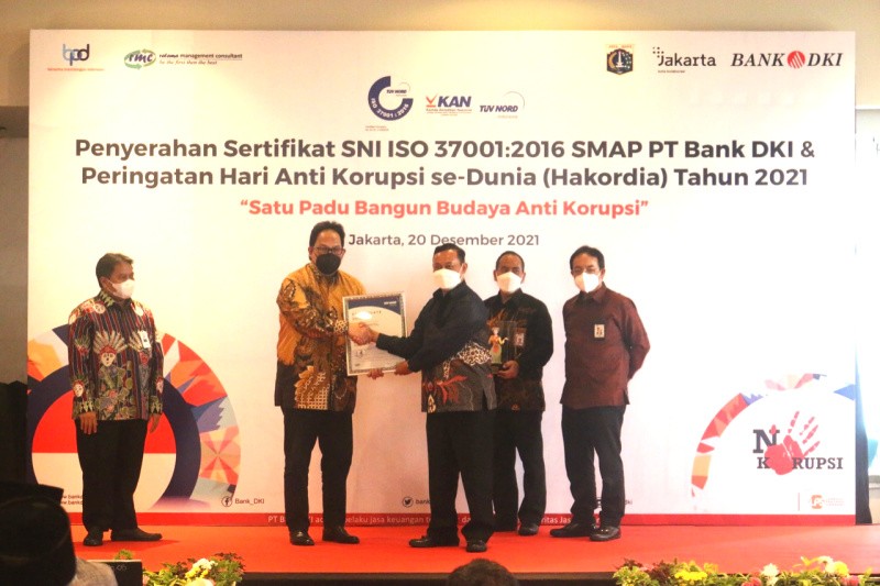 Bank DKI Terima Sertivikat SNI ISO 37001:2016 Sistem Managament Anti Suap