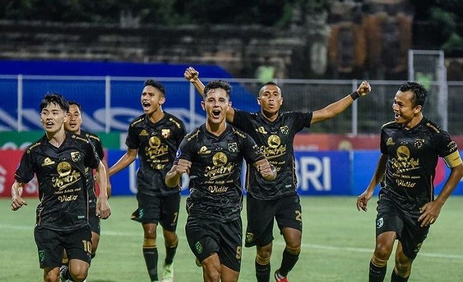 Bajul Ijo Tumbangkan Serdadu Tridatu di Kandangnya Sendiri