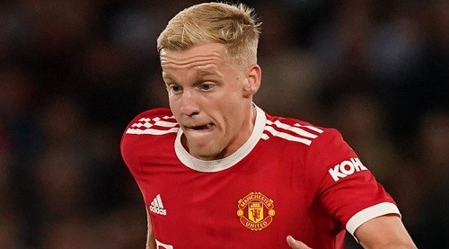 Dua Klub Inggris Bersaing Dapatkan Gelandang MU