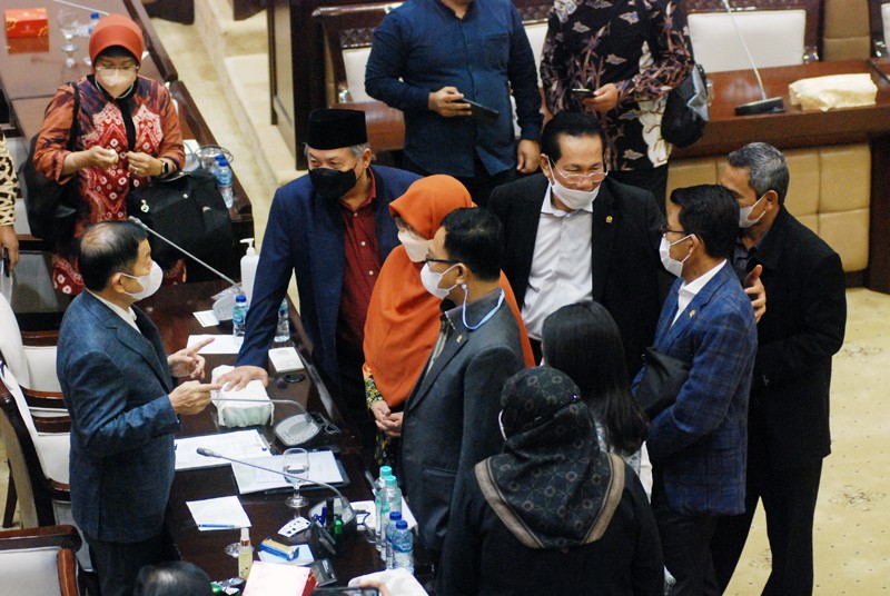 Menteri Bappenas Raker Dengan Komisi XI DPR RI