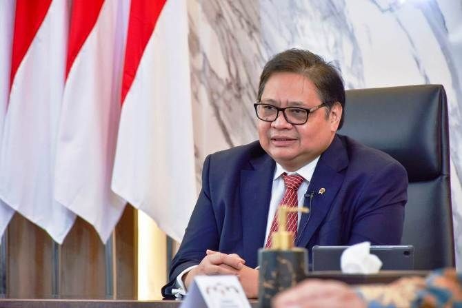 Jokowi Disinyalir Marah Kepada Airlangga karena Gagal Tangani Covid-19
