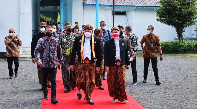 Ketua DPD RI Sebut Kasunanan Surakarta Aset Bangsa, Bukan Aset Daerah