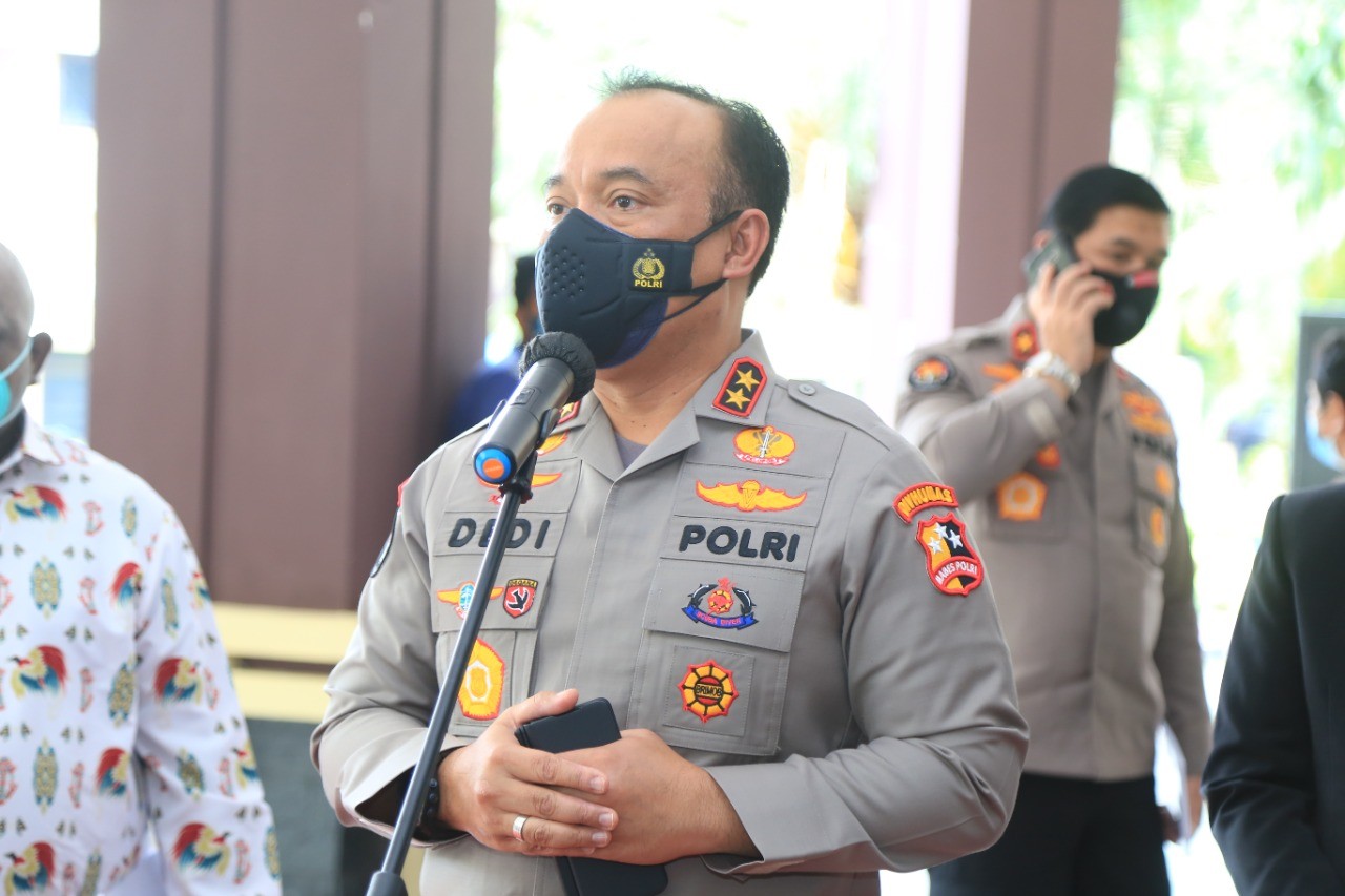 Ini Tujuan Satgas Damai Cartenz Beri Bibit Babi ke Warga Yahukimo