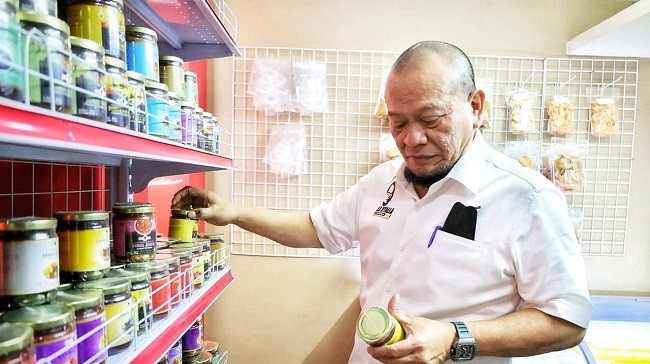 Ketua DPD RI Ajak Masyarakat Awasi Distribusi Minyak Goreng di Jawa Timur