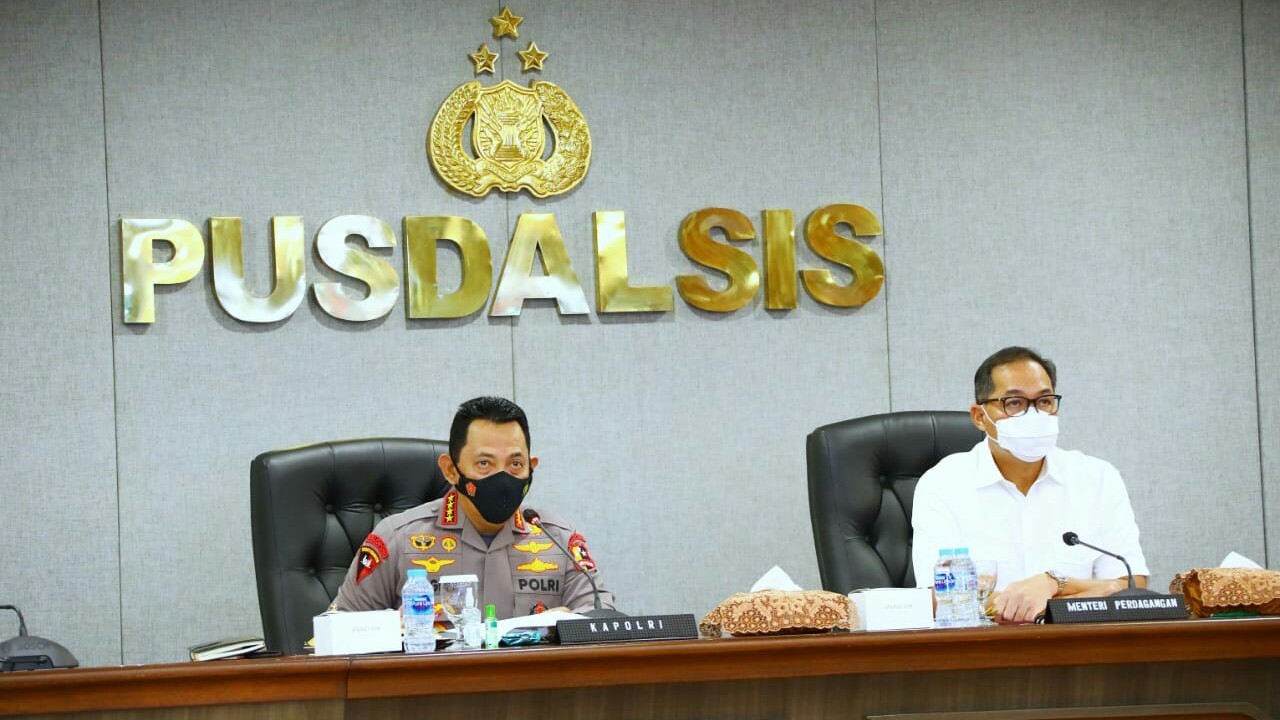 Kapolri Perintahkan Kapolda Pastikan Ketersediaan Minyak Goreng di Pasaran
