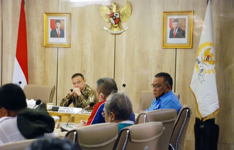 Wakil Ketua DPR Sufmi Dasco Achmad Terima Buruh Pimpinan Jumhur Hidayat