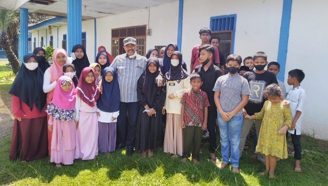 Kunjungi Rumah Singgah Anak Yatim di Bumi Moro, Nono Sampono Berikan Motivasi Semangat 