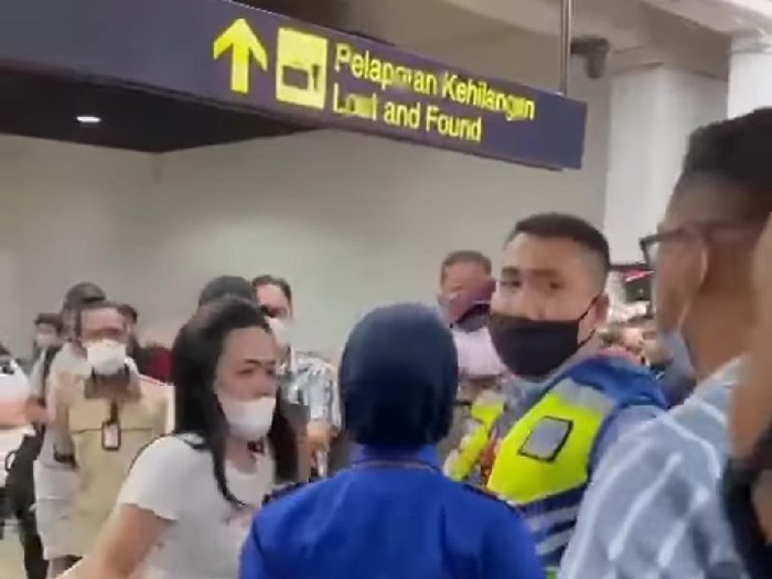 Viral Video Penumpang Ngamuk, Begini Penjelasan Lion Air 