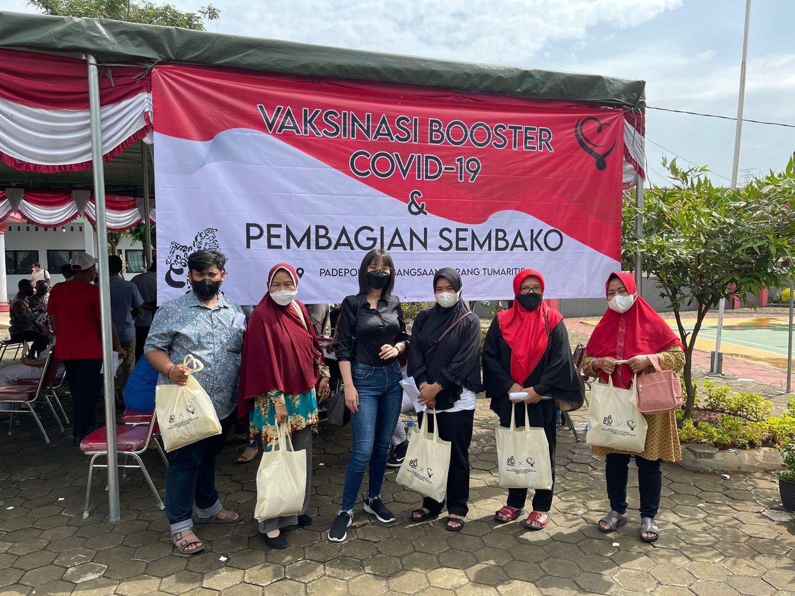 Bantu Warga Bisa Mudik, Selebgram Larissa Rochefort Gelar Vaksinasi Booster