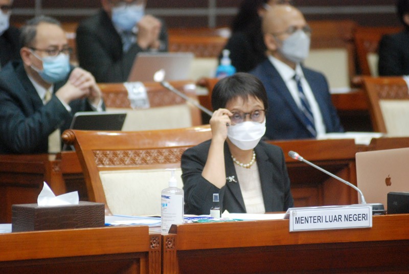 Menlu Retno Raker Bersama Komisi I DPR