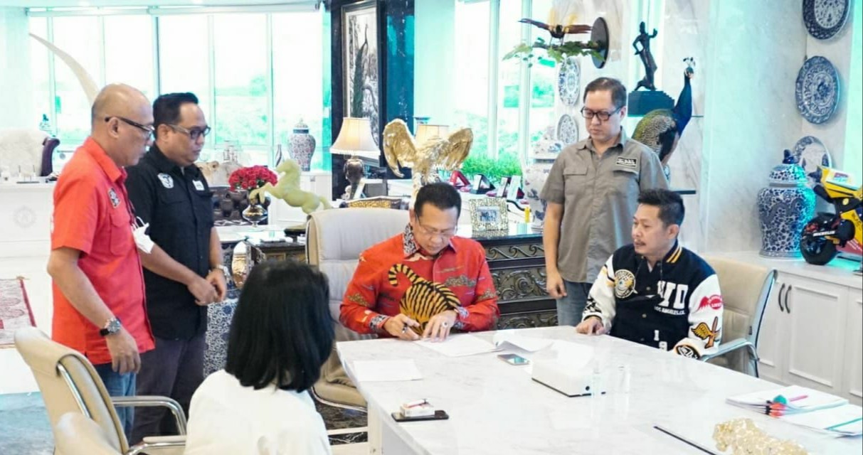 Bamsoet Tandatangani Kerjasama Pengembangan Black Stone Garage - IMI Lounge