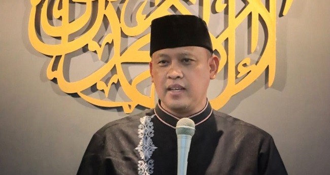 Sholat Jumat di Masjid Al Ishlah Bojong Rawalumbu, Plt Wali Kota Bekasi Disambut Hangat Masyarakat