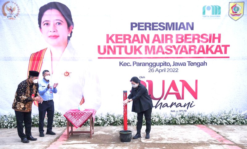 Resmikan Keran Air Barsih Warga Gendayakan, Puan Didoakan Jadi Presiden