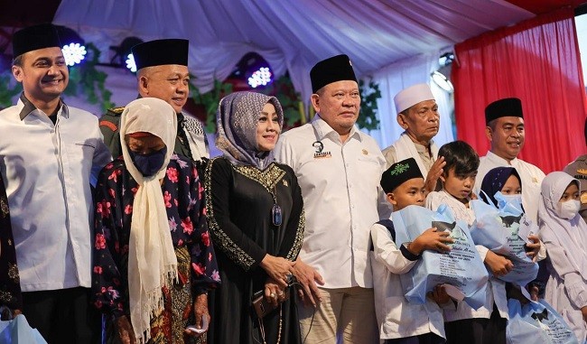Hadiri Santunan di Ponpes Al-Musri, LaNyalla Didaulat Jadi Bapak Yatim Indonesia