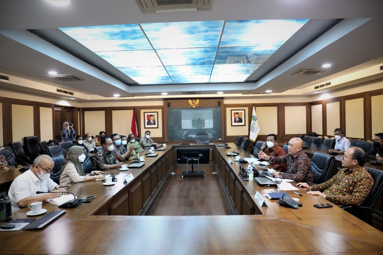 Kemenkop Perkuat Koperasi Petani Bangun Pabrik Minyak Sawit Merah, Ini Tujuannya 