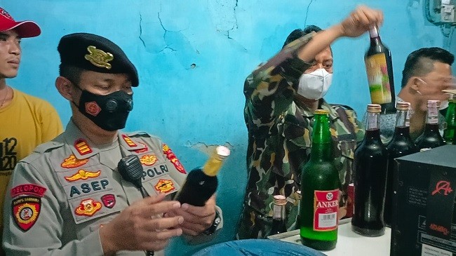 Antisipasi Konflik Sosial dan Kurangi Kriminalitas, Polres Purwakarta Razia Miras