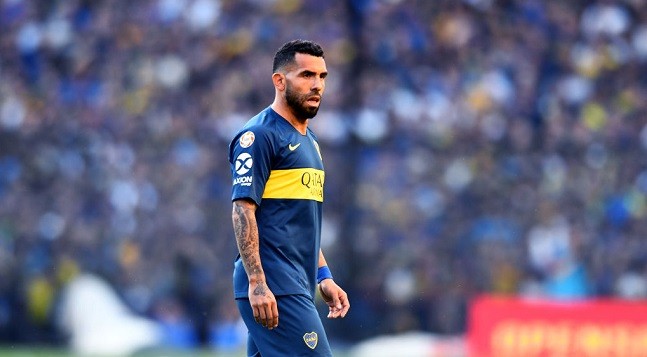 Carlos Tevez Resmi Gantung Sepatu