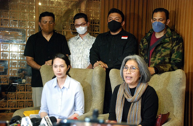 Indah Kurnia Konferensi Pers Di DPR Soal Peristiwa Justin frederick