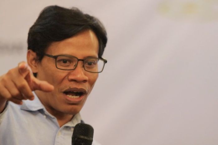 Hanya Orang Gila Yang Simpan Uang Di Koperasi